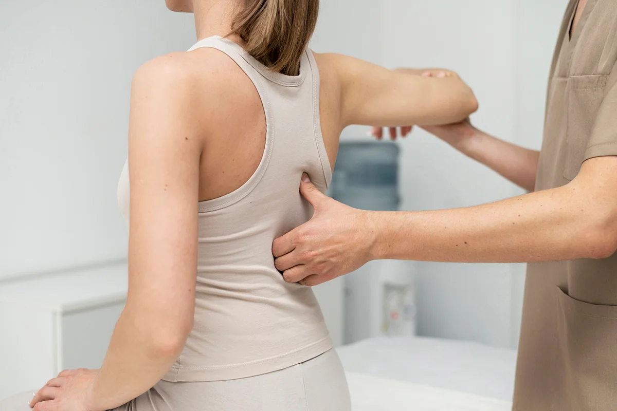 https://alriyadhmc.com/wp-content/uploads/2015/09/Chiropractic02.webp