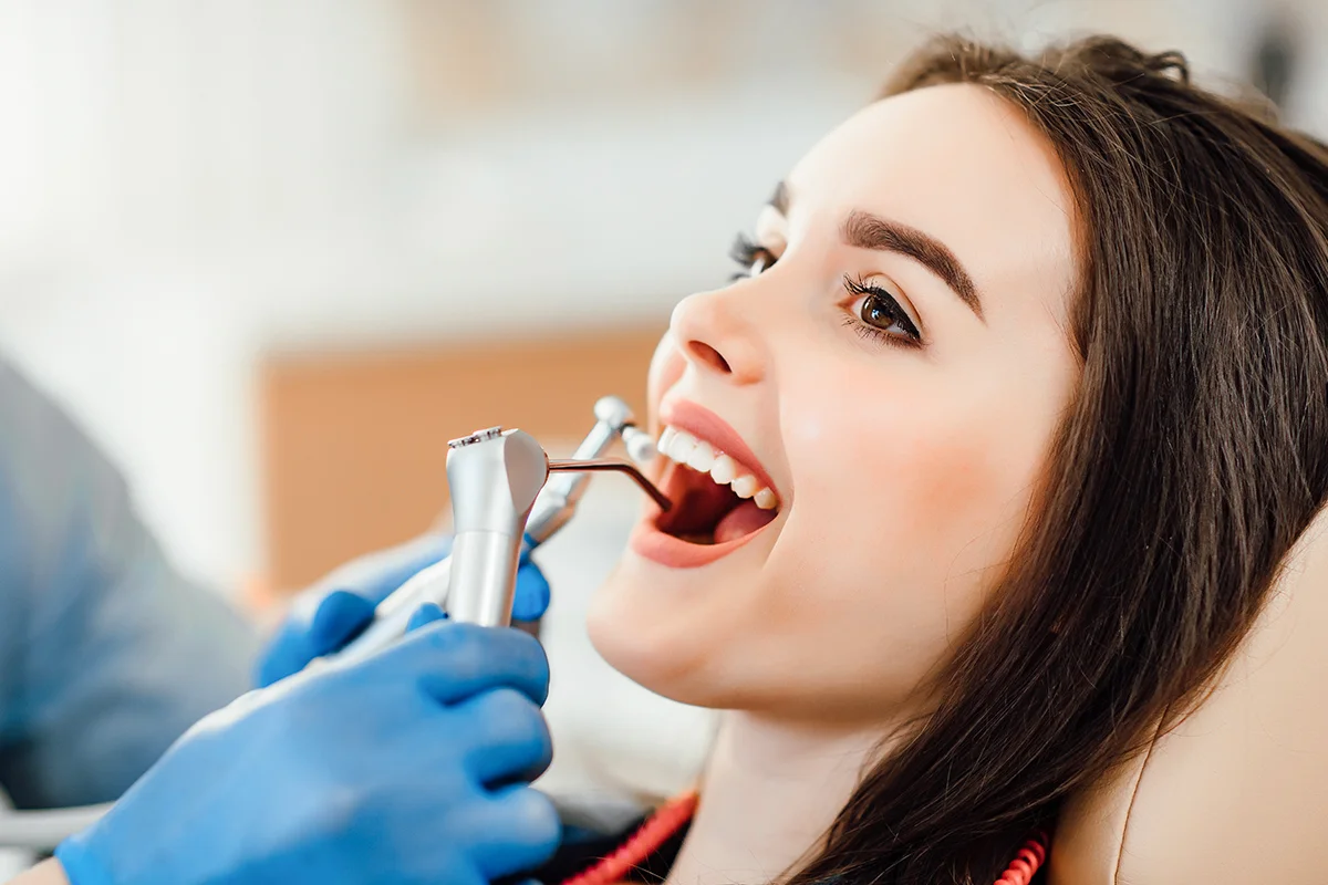 https://alriyadhmc.com/wp-content/uploads/2015/09/Dentistry02.webp