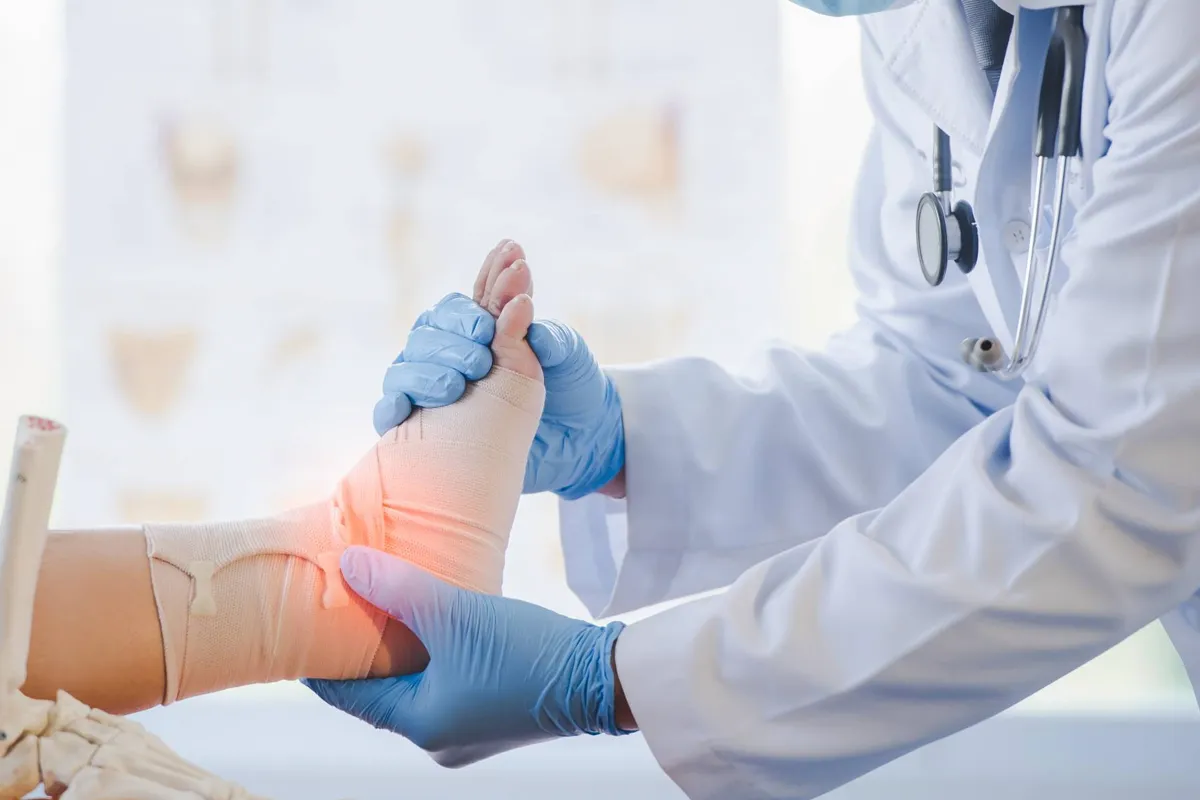 https://alriyadhmc.com/wp-content/uploads/2015/09/ortho-03.webp